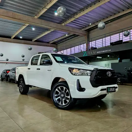 TOYOTA HILUX 2.8 D-4D TURBO DIESEL CD POWER PACK 4X4 MANUAL TOYOTA HILUX 2.8 D-4D TURBO DIESEL CD POWER PACK 4X4 MANUAL