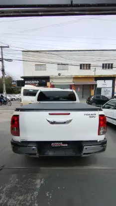 TOYOTA-HILUX-2021