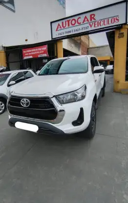 TOYOTA-HILUX-2021