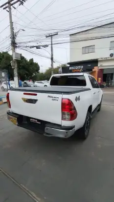 TOYOTA-HILUX-2021
