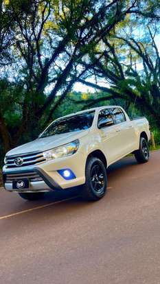 TOYOTA-HILUX-2017