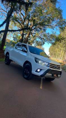 TOYOTA-HILUX-2017
