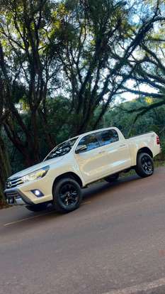 TOYOTA-HILUX-2.8 SRV 4X4 CD 16V DIESEL 4P AUTOMÁTICO TOYOTA-HILUX-2017