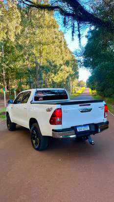 TOYOTA-HILUX-2017