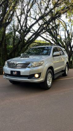 TOYOTA HILUX 3.0 SRV TOP 4X4 CD 16V TURBO INTERCOOLER DIESEL 4P AUTOMÁTICO