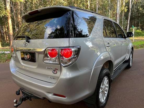 TOYOTA-HILUX-3.0 SRV TOP 4X4 CD 16V TURBO INTERCOOLER DIESEL 4P AUTOMÁTICO TOYOTA-HILUX-2014