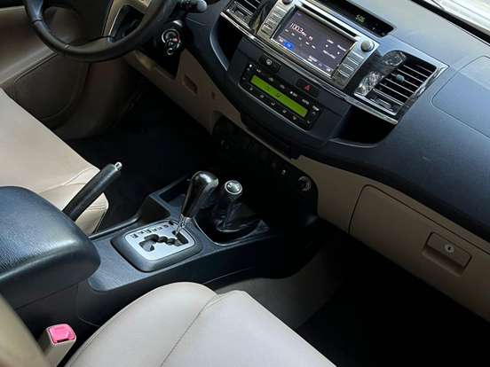 TOYOTA-HILUX-3.0 SRV TOP 4X4 CD 16V TURBO INTERCOOLER DIESEL 4P AUTOMÁTICO TOYOTA-HILUX-2014