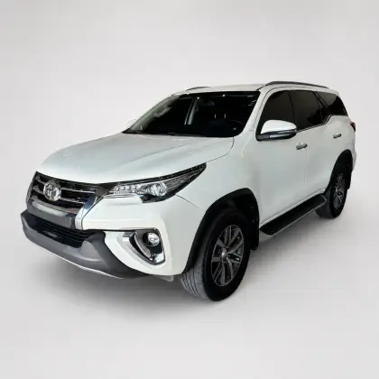 TOYOTA HILUX SW4 2.8 SRX 4X4 7 LUGARES 16V TURBO INTERCOOLER DIESEL 4P AUTOMÁTICO TOYOTA HILUX SW4 2.8 SRX 4X4 7 LUGARES 16V TURBO INTERCOOLER DIESEL 4P AUTOMÁTICO