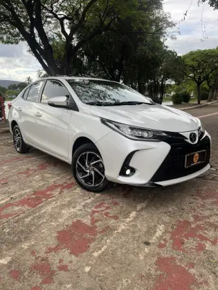 TOYOTA YARIS 1.5 16V FLEX SEDAN XLS MULTIDRIVE TOYOTA YARIS 1.5 16V FLEX SEDAN XLS MULTIDRIVE