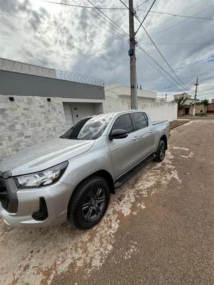 TOYOTA-HILUX-2022
