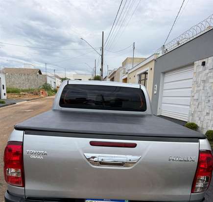 TOYOTA-HILUX-2022