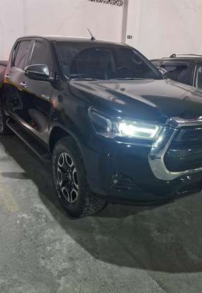 TOYOTA-HILUX-2.8 D-4D TURBO DIESEL CD SRX LIMITED 4X4 AUTOMÁTICO TOYOTA-HILUX-2023