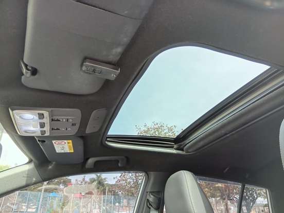 TOYOTA-YARIS-2019