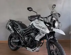 TRIUMPH TIGER 800 XCX TRIUMPH TIGER 800 XCX