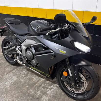 TRIUMPH-DAYTONA 660-2025