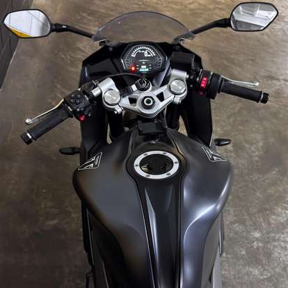 TRIUMPH-DAYTONA 660-2025