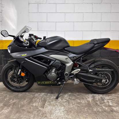 TRIUMPH-DAYTONA 660-2025