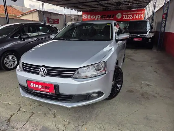 VOLKSWAGEN JETTA 2.0 COMFORTLINE FLEX 4P TIPTRONIC VOLKSWAGEN JETTA 2.0 COMFORTLINE FLEX 4P TIPTRONIC