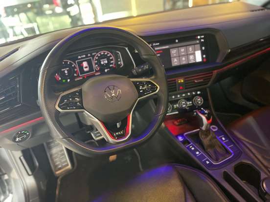 VOLKSWAGEN-JETTA-2024
