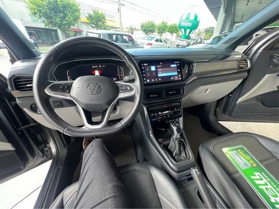 VOLKSWAGEN-T-CROSS-2024