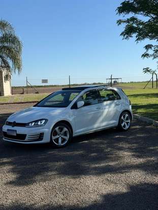 VOLKSWAGEN-GOLF-2017