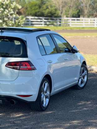 VOLKSWAGEN-GOLF-2.0 TSI GTI 16V TURBO GASOLINA 4P AUTOMÁTICO VOLKSWAGEN-GOLF-2017