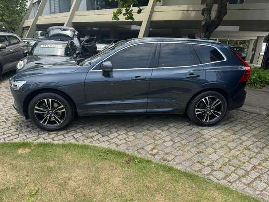 VOLVO-XC60-2019