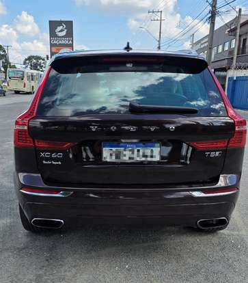VOLVO-XC60-2017