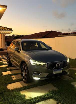 VOLVO-XC60-2018
