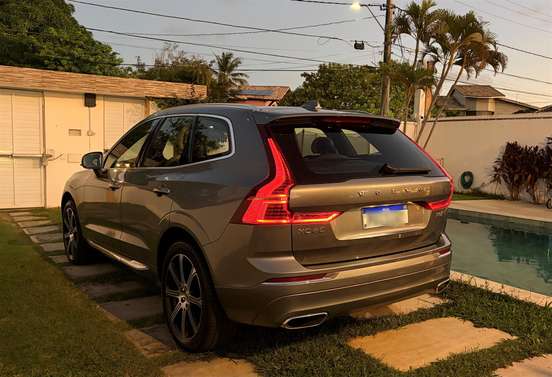 VOLVO-XC60-2018