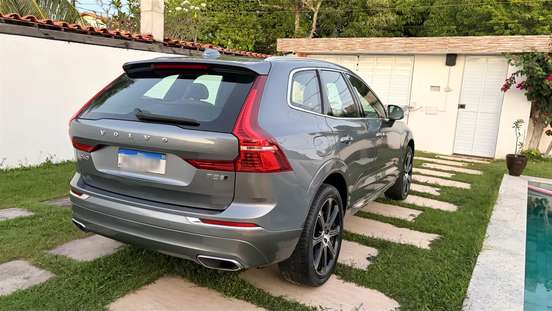 VOLVO-XC60-2018