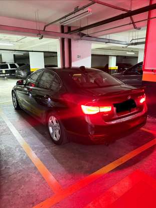 BMW-320i-2017