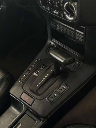 BMW-325i-1993