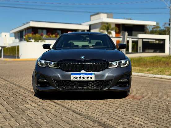 BMW-330e-2020