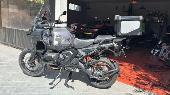 BMW-R 1300 GS ADVENTURE TRIPLE BLACK BMW-R 1300 GS ADVENTURE TRIPLE BLACK-2025
