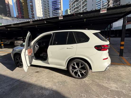 BMW-X5-3.0 I6 TURBO HÍBRIDO XDRIVE50E M SPORT AUTOMÁTICO BMW-X5-2024