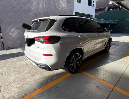 BMW-X5-2024