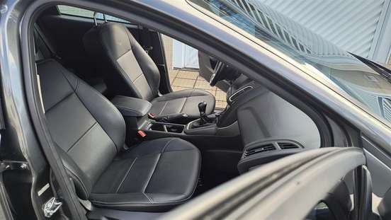 FORD-FOCUS-2017