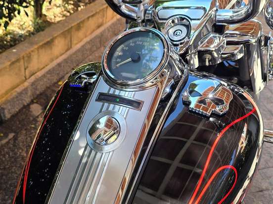 HARLEY-DAVIDSON-ROAD KING CLASSIC HARLEY-DAVIDSON-ROAD KING CLASSIC-2012