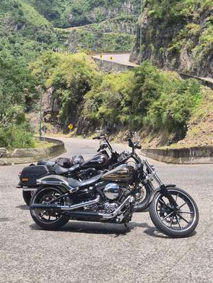 HARLEY-DAVIDSON-SOFTAIL BREAKOUT-2015