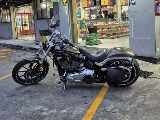 HARLEY-DAVIDSON-SOFTAIL BREAKOUT HARLEY-DAVIDSON-SOFTAIL BREAKOUT-2015
