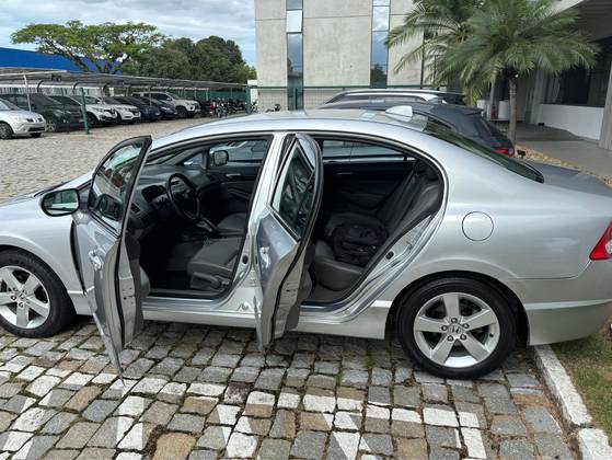 HONDA CIVIC 1.8 LXS 16V FLEX 4P AUTOMÁTICO