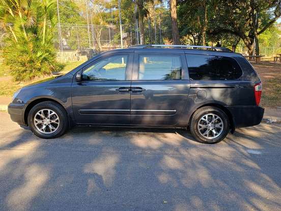 KIA-CARNIVAL-3.5 EX V6 24V GASOLINA 4P AUTOMÁTICO KIA-CARNIVAL-2014