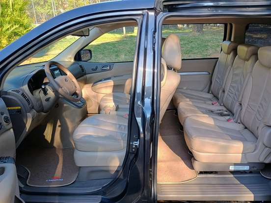 KIA-CARNIVAL-2014
