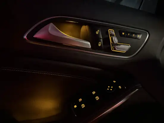 MERCEDES-BENZ-GLA 200-2017