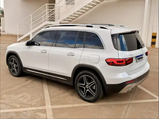MERCEDES-BENZ-GLB 200-2021