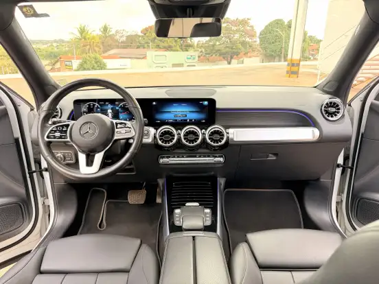 MERCEDES-BENZ-GLB 200-2021