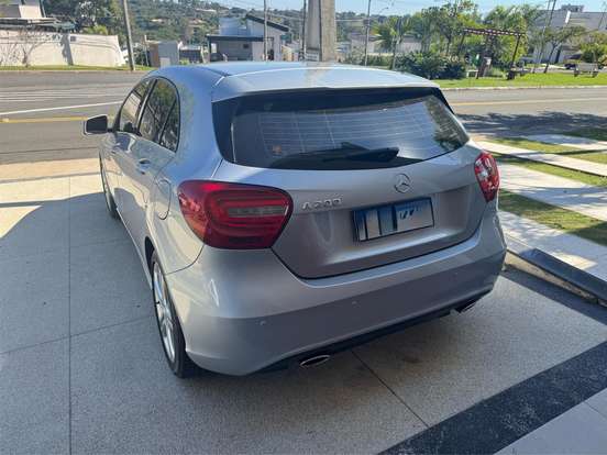 MERCEDES-BENZ-CLASSE A-1.6 200 TURBO URBAN GASOLINA 4P AUTOMATIZADO MERCEDES-BENZ-CLASSE A-2013