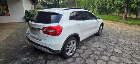MERCEDES-BENZ-GLA 200-2018