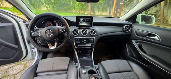 MERCEDES-BENZ-GLA 200-2018